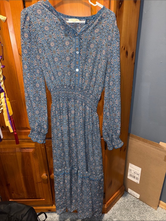 Max Studio Dresses & Skirts - Max Studio Blue Printed Long Sleeve Smocked Waist Maxi Dress